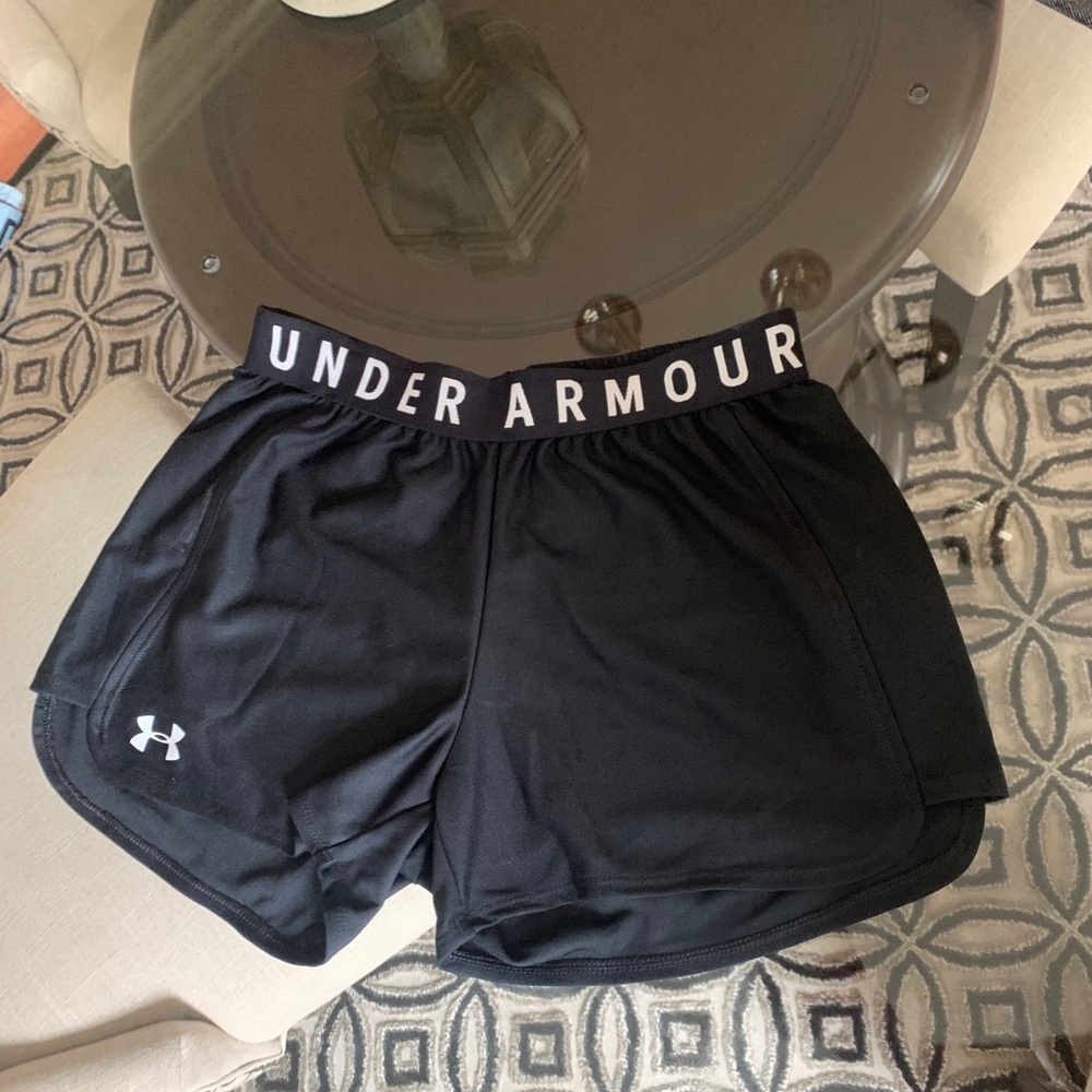 Black Under Armour shorts XS